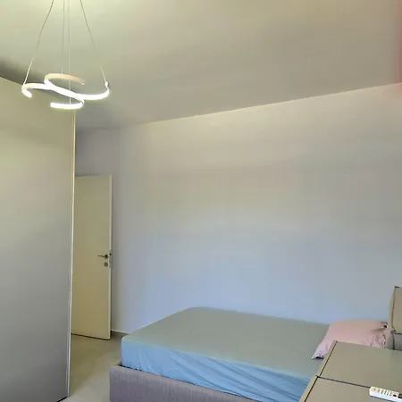 Stylish With Sea View Apartment