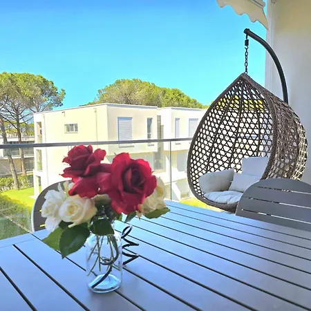 Apartment Stylish With Sea View
