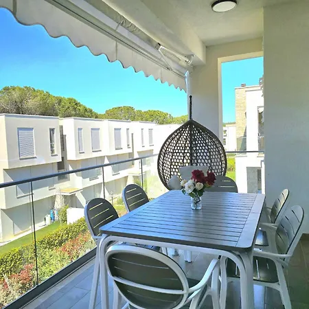 Stylish With Sea View Apartment *