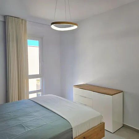 Apartment Stylish With Sea View