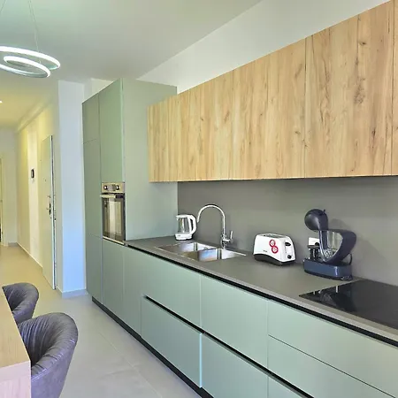 Stylish With Sea View Apartment Plazhi San Pietro