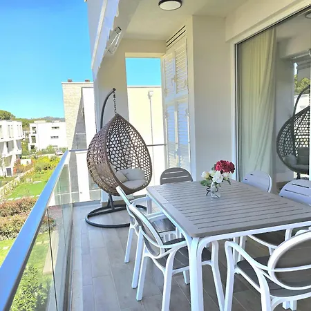 Apartment Stylish With Sea View Plazhi San Pietro