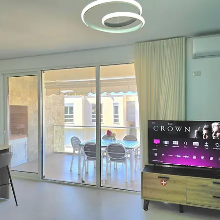 Stylish With Sea View Apartment Plazhi San Pietro