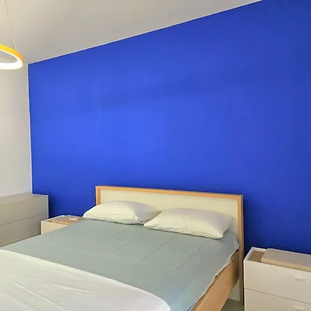 Stylish With Sea View Apartment